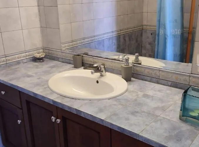 Poseidon Blue * لاردوس